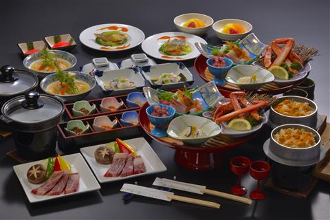 1泊目：夕食（一例）※写真は2名様分です